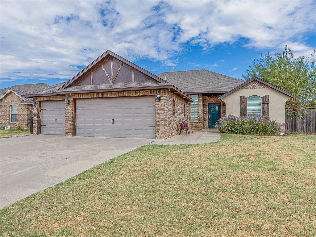 909 SW 14th ST, Moore, OK 73160