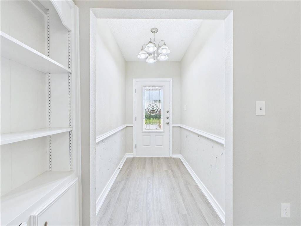 4900 Ridgeline Drive, Arlington, TX 76017