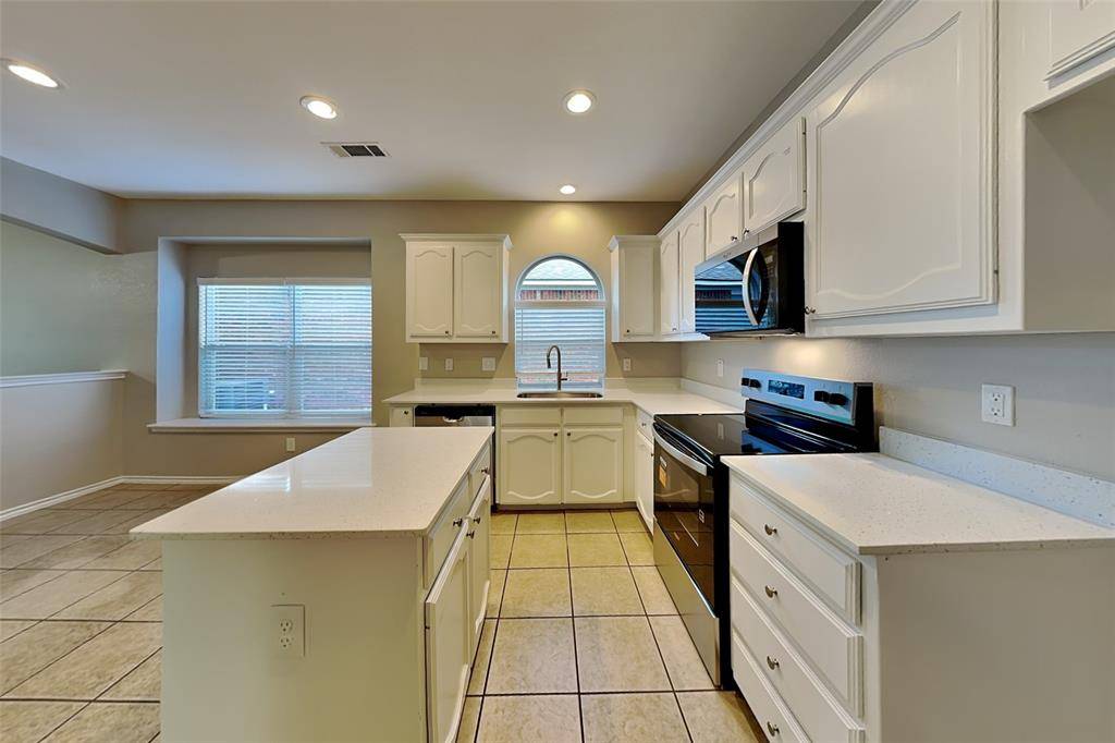 12901 Farmington Drive, Fort Worth, TX 76244