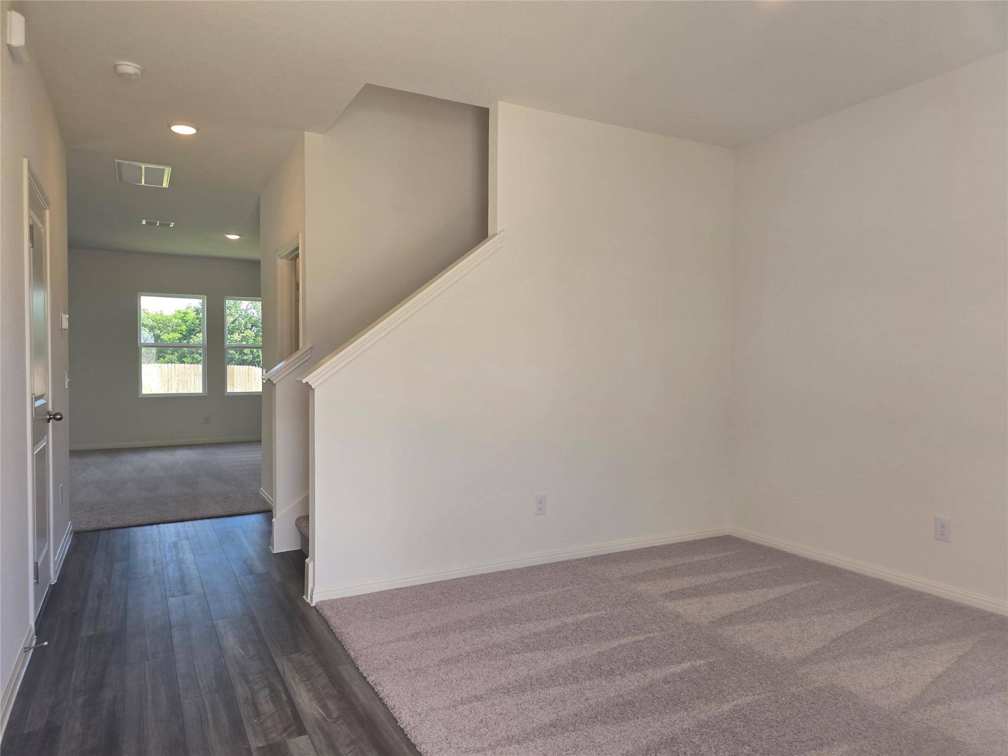 319 Stonebrook DR, Hutto, TX 78634