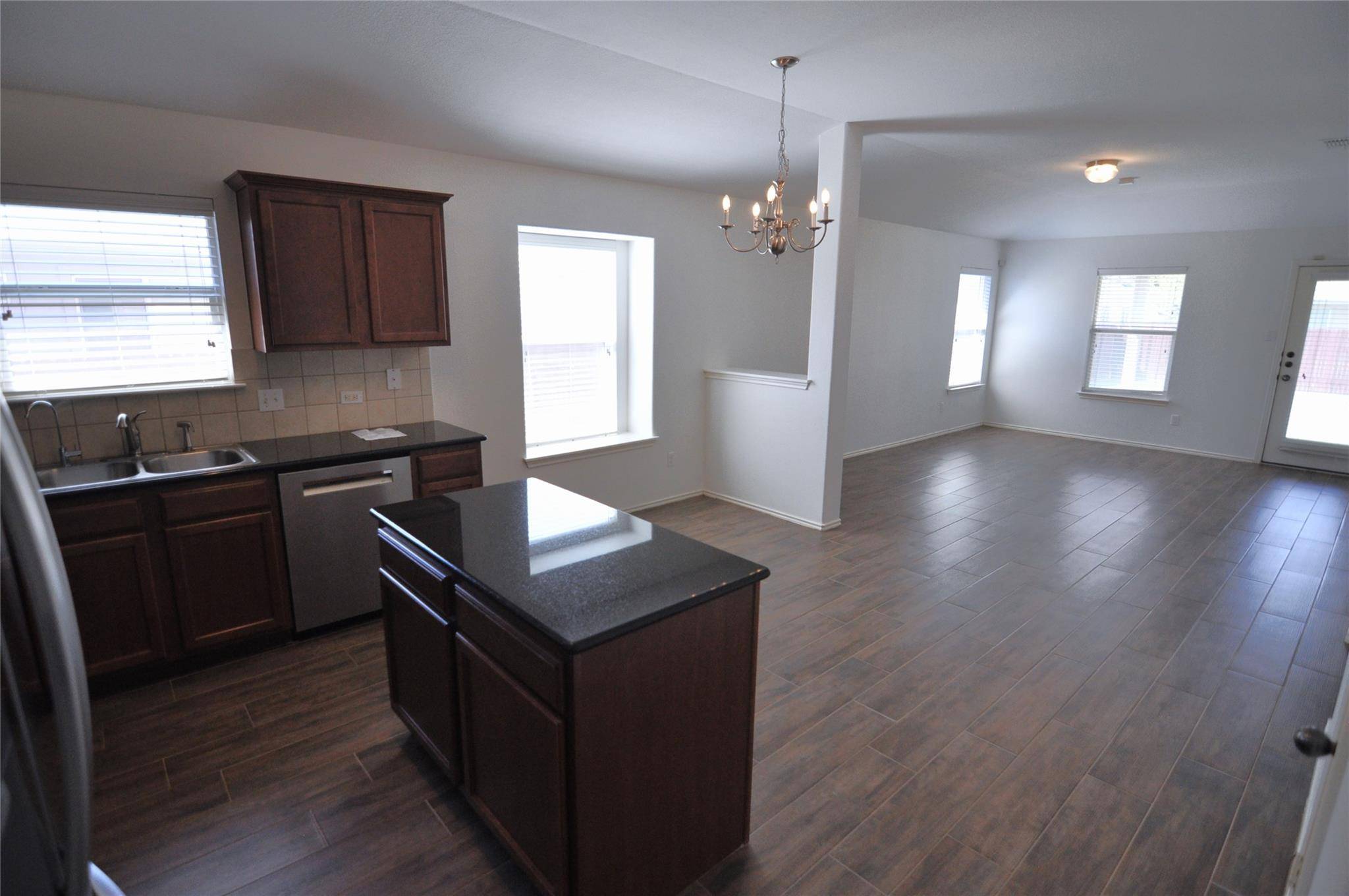 2704 Hearthsong LOOP, Round Rock, TX 78665