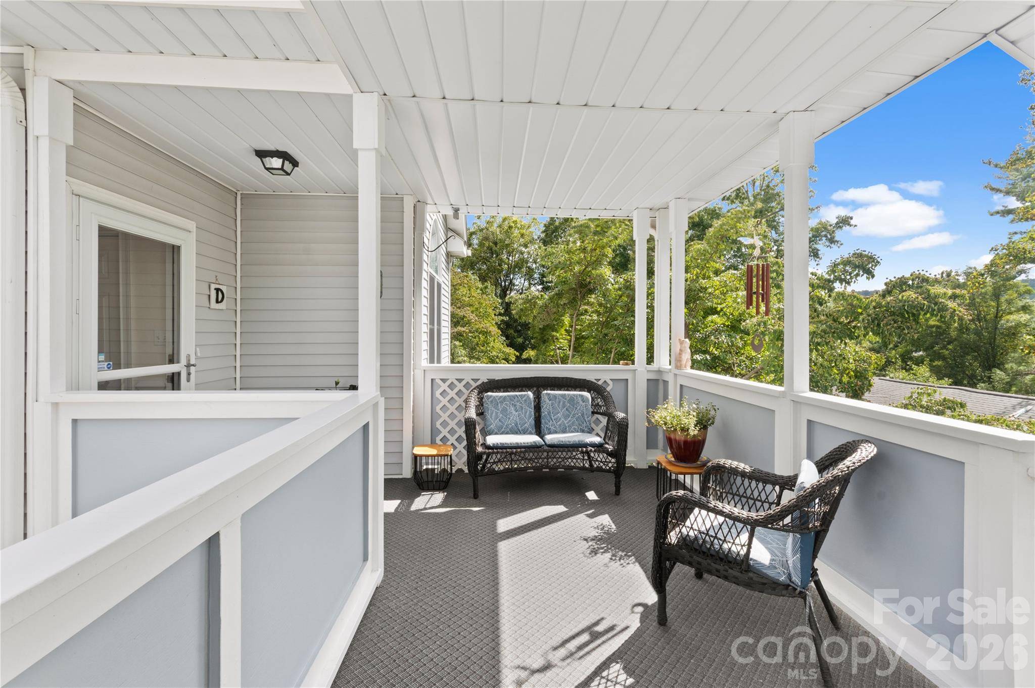 165 Ewbank Garden DR, Hendersonville, NC 28791