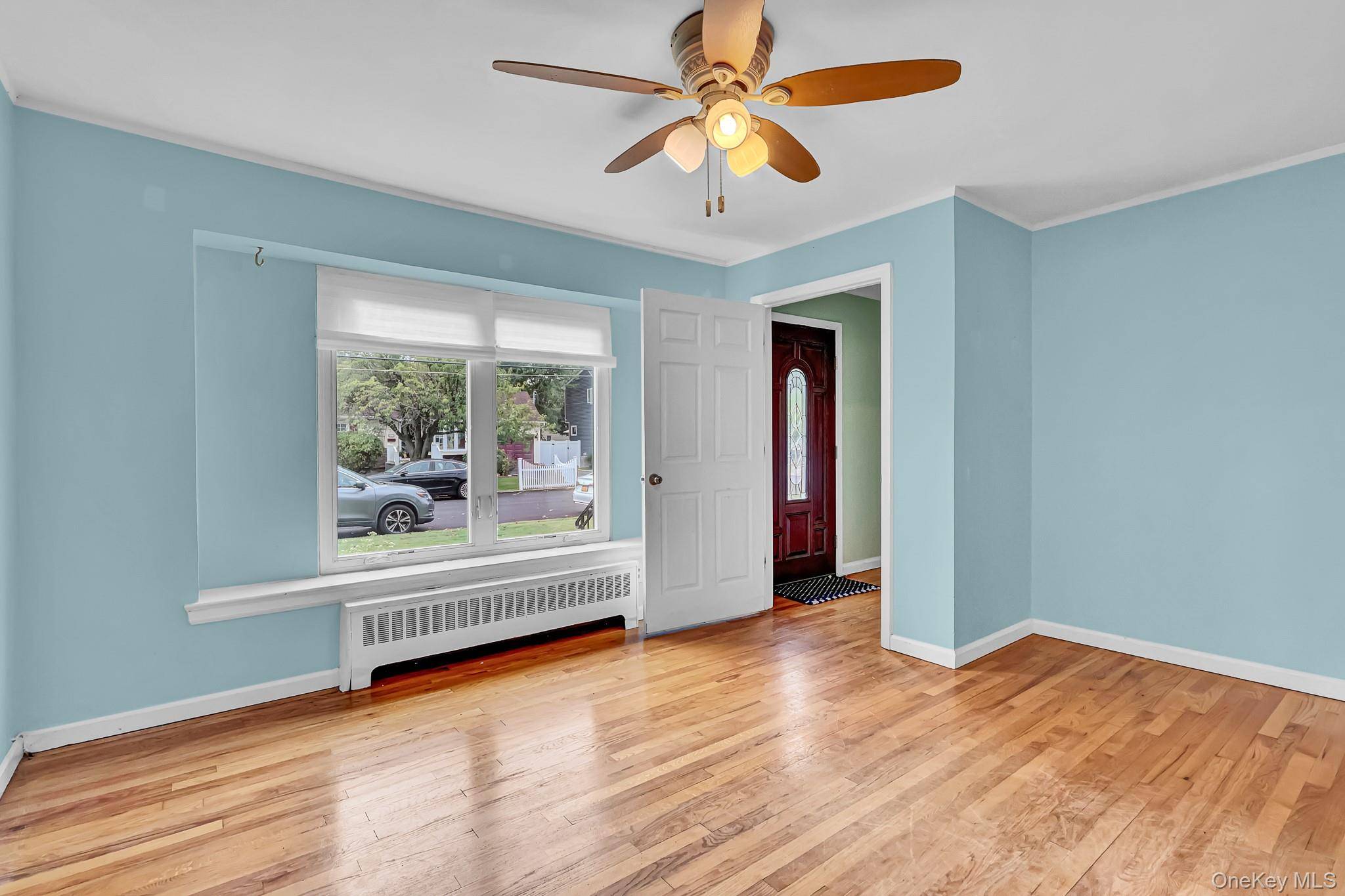 316 39th ST, Lindenhurst, NY 11757