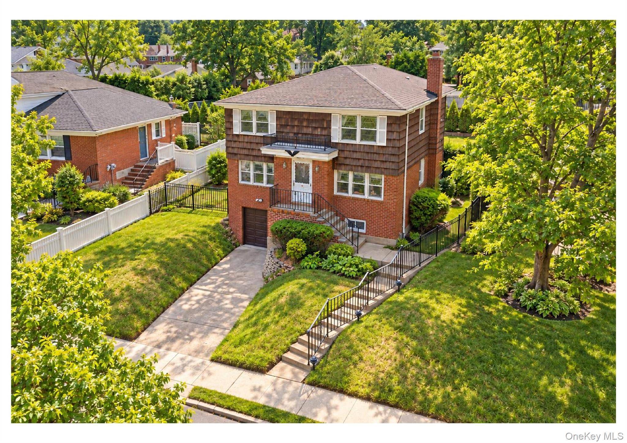 18044 Grand Central Pkwy, Jamaica, NY 11432