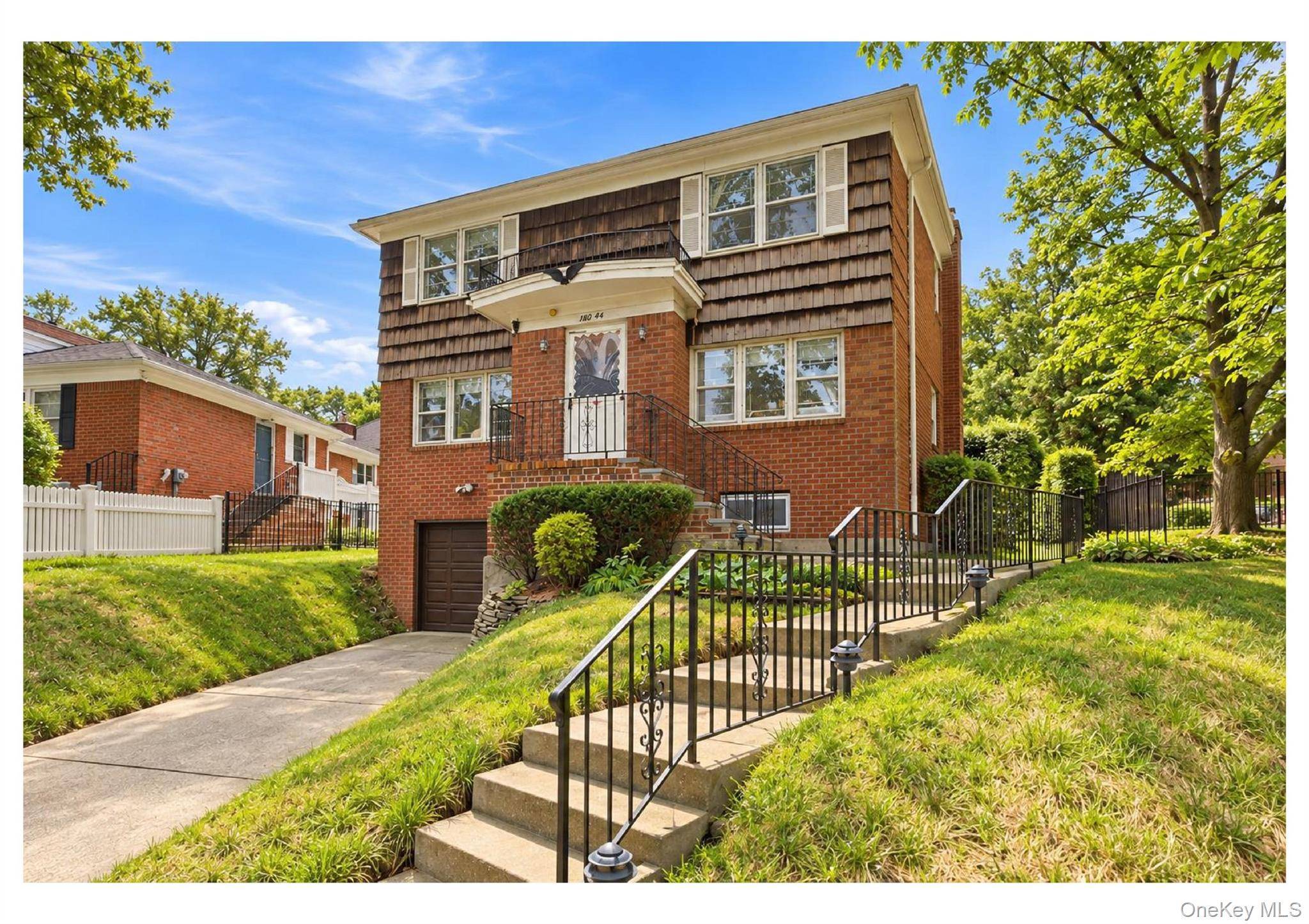18044 Grand Central Pkwy, Jamaica, NY 11432