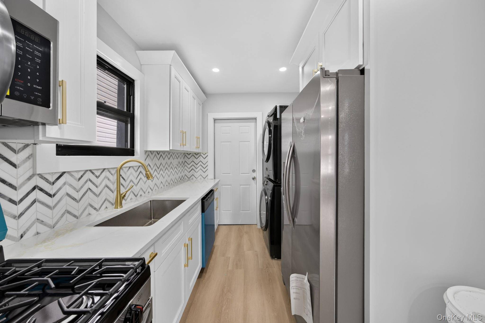 777 E 225th ST, Bronx, NY 10466
