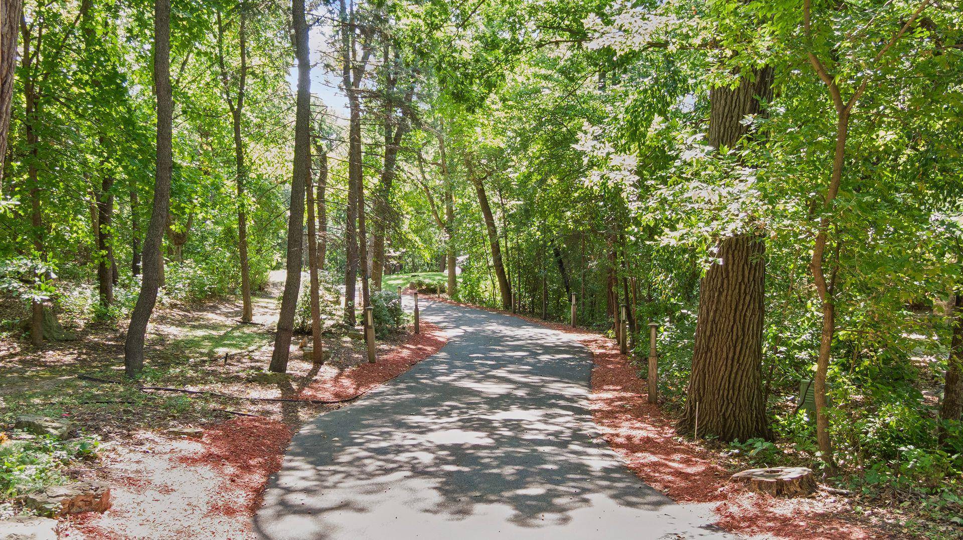 4 Thrush LN, North Oaks, MN 55127