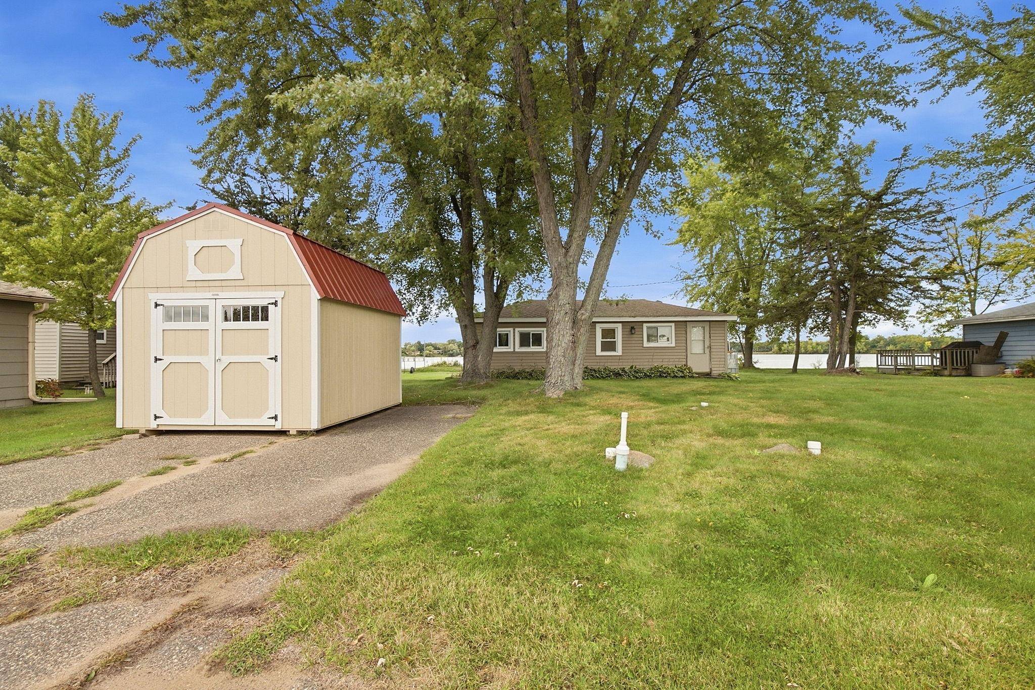 31468 London DR NE, Cambridge, MN 55008