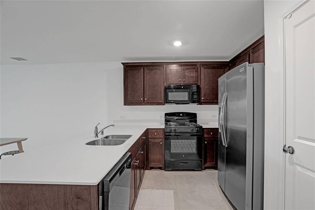 14048 Earlham Street, Pilot Point, TX 76258