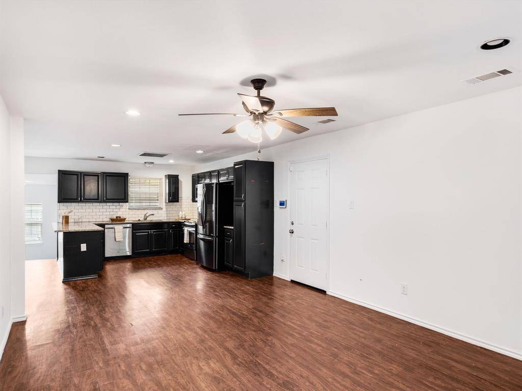 2222 Woodoak Drive, Irving, TX 75060