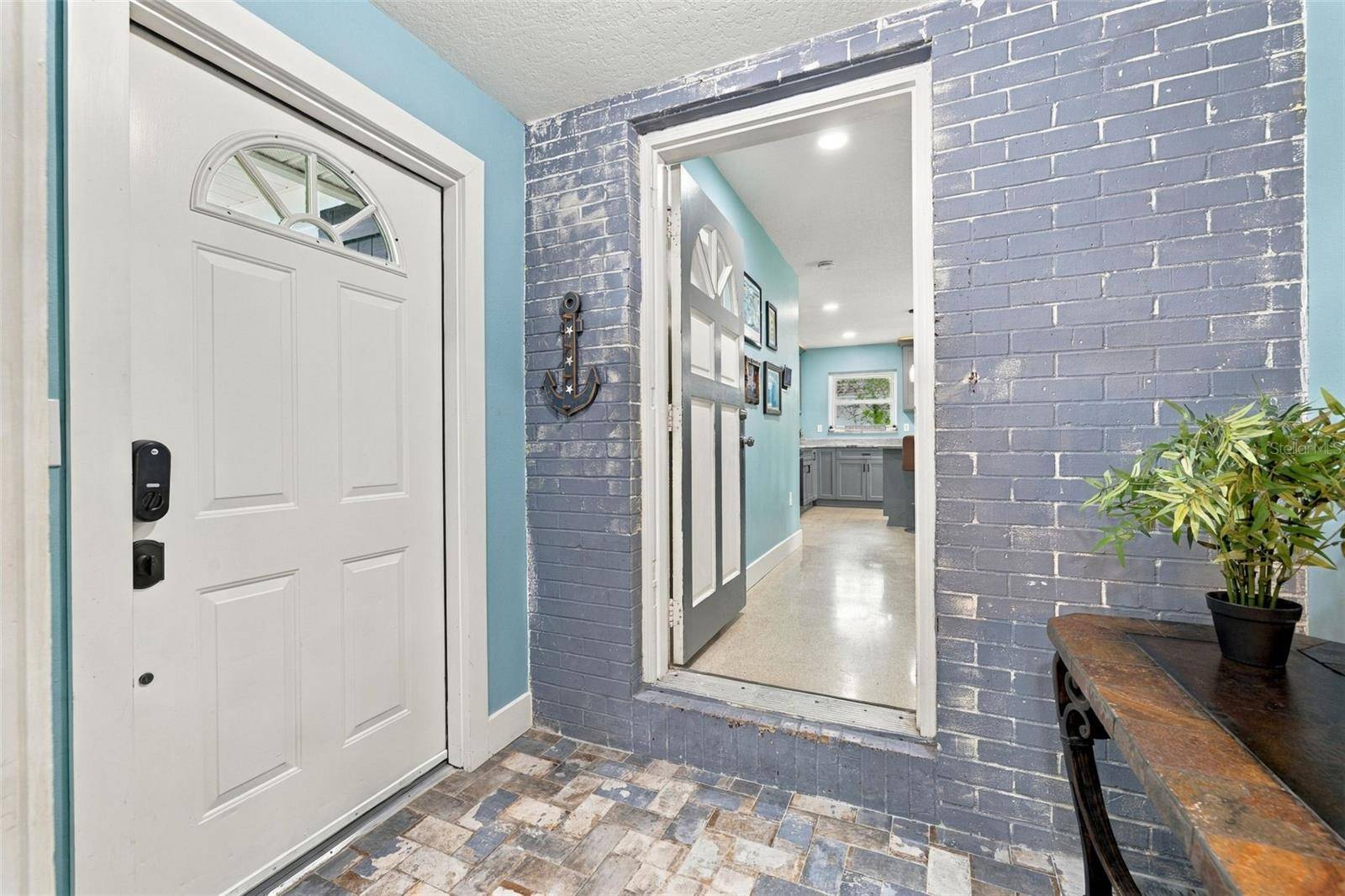 6613 TRAVIS BLVD, Tampa, FL 33610