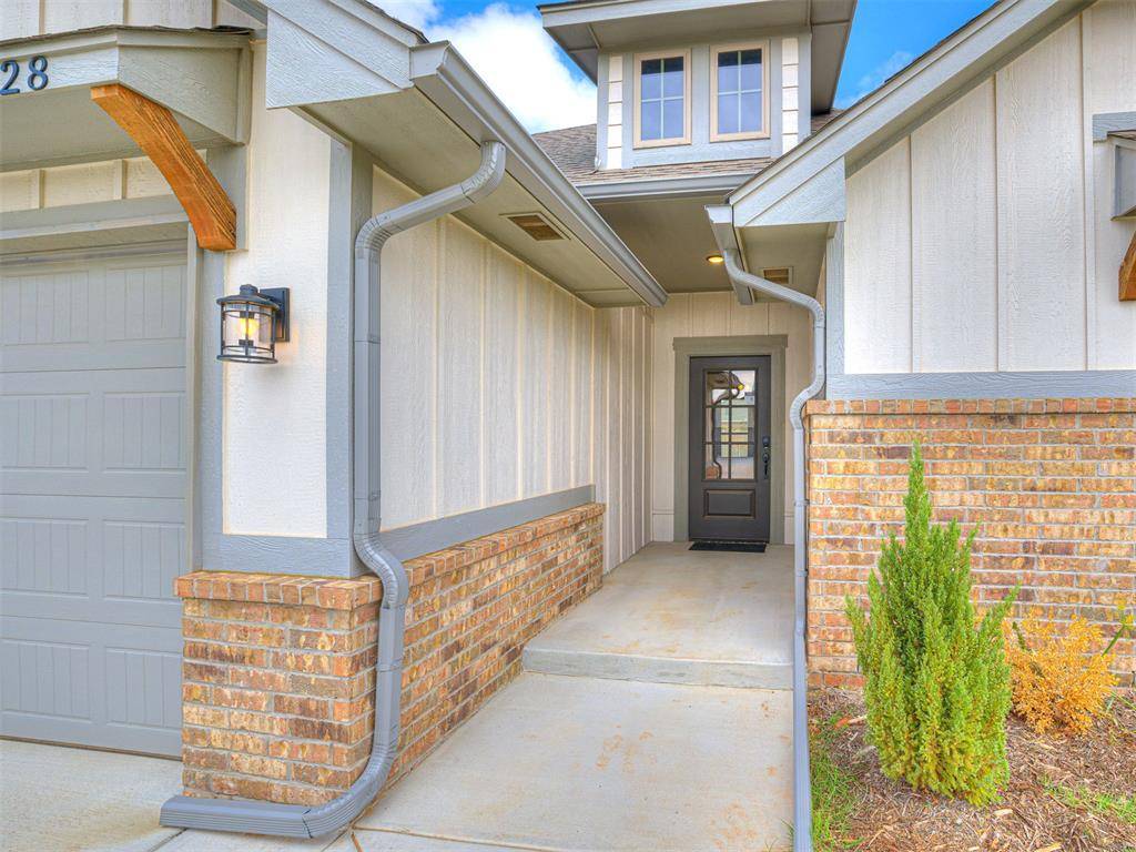 628 Honey Springs LN, Shawnee, OK 74804