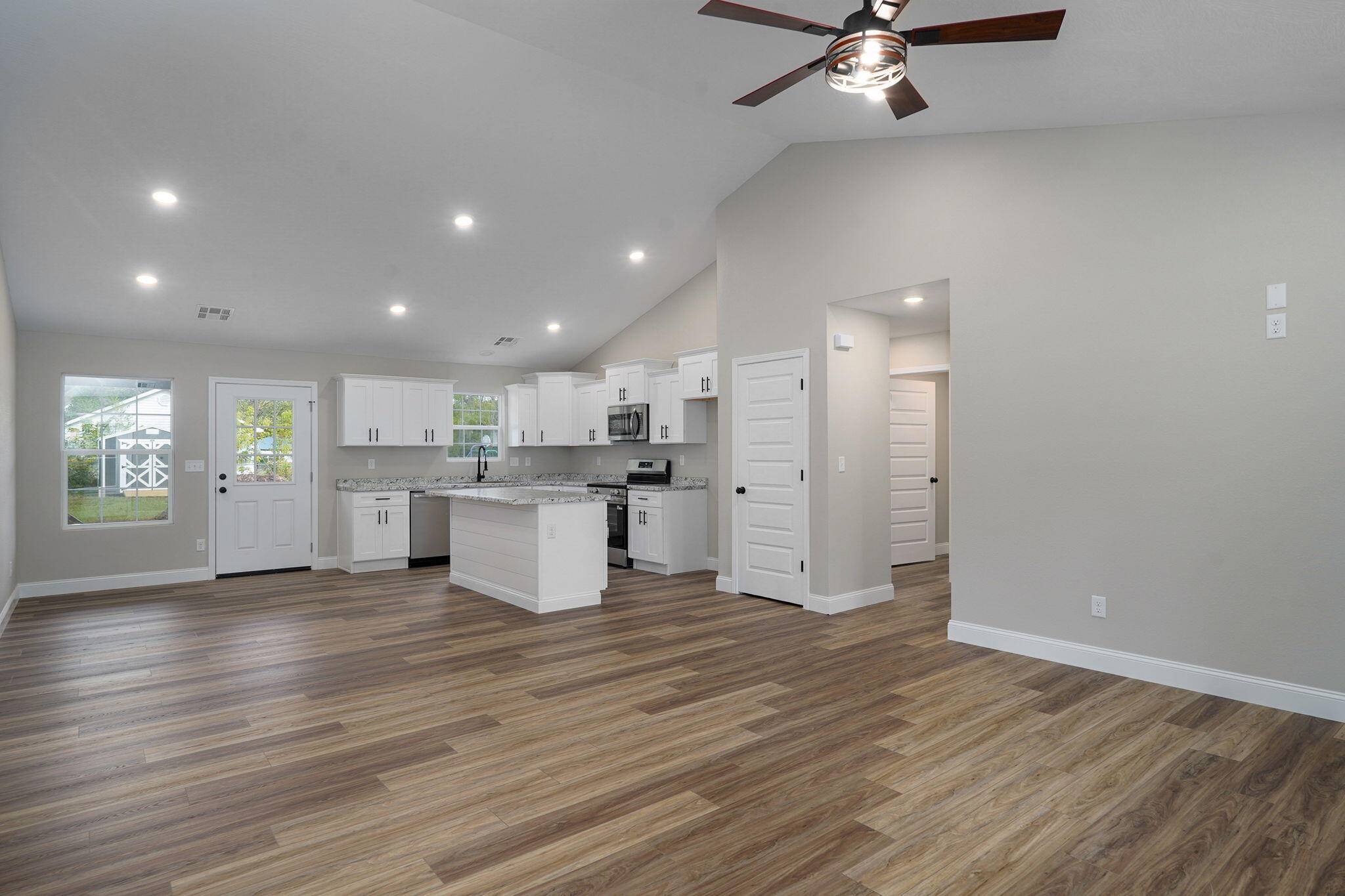 306 N Adams ST, Aurora, MO 65605