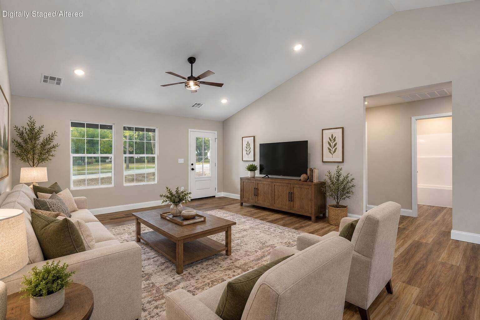 306 N Adams ST, Aurora, MO 65605