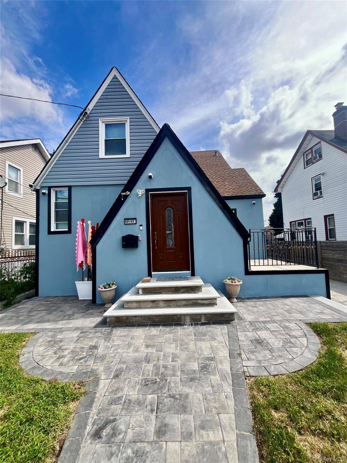 13143 221st ST, Laurelton, NY 11413