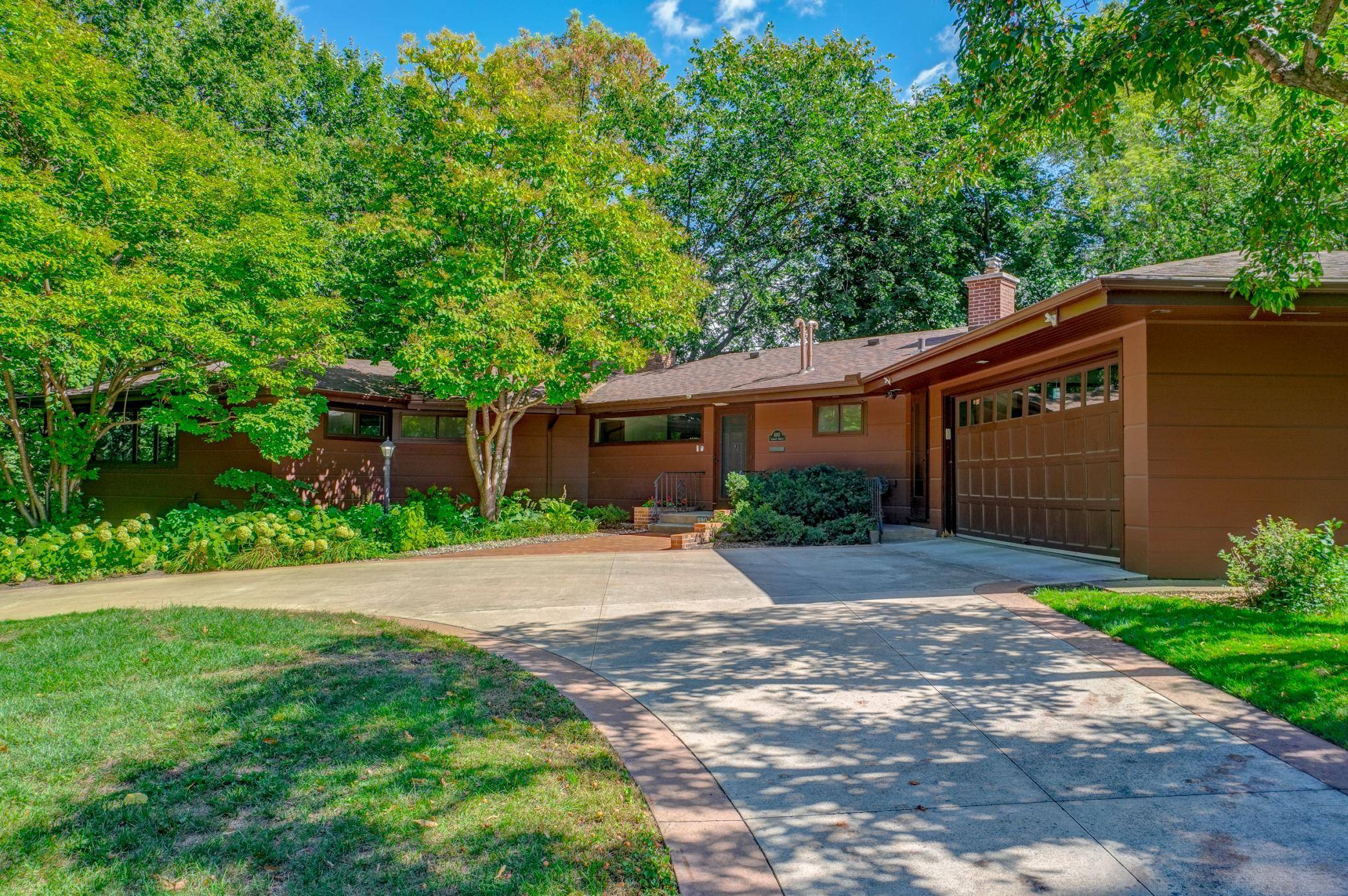 690 Linwood AVE, Saint Paul, MN 55105