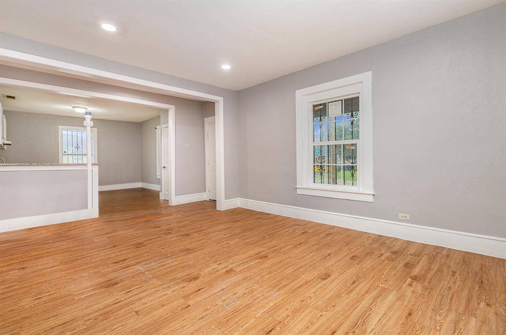 2602 Lenway Street, Dallas, TX 75215