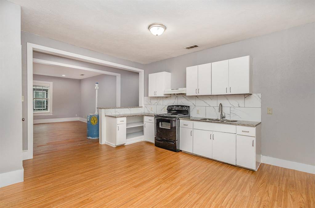 2602 Lenway Street, Dallas, TX 75215