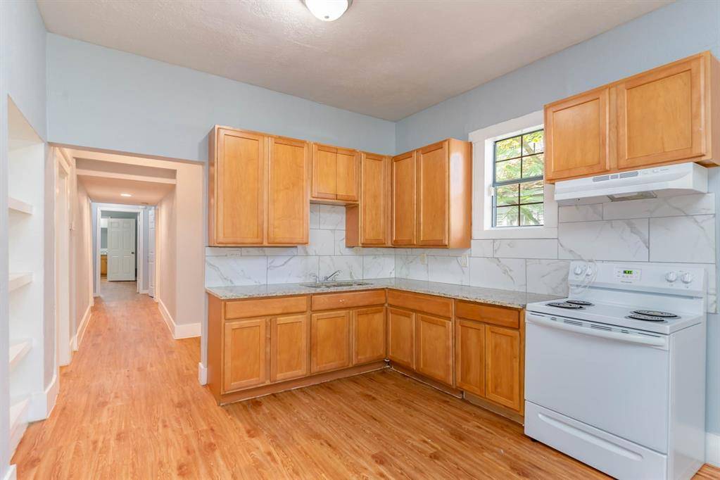 2630 Lenway Street, Dallas, TX 75215