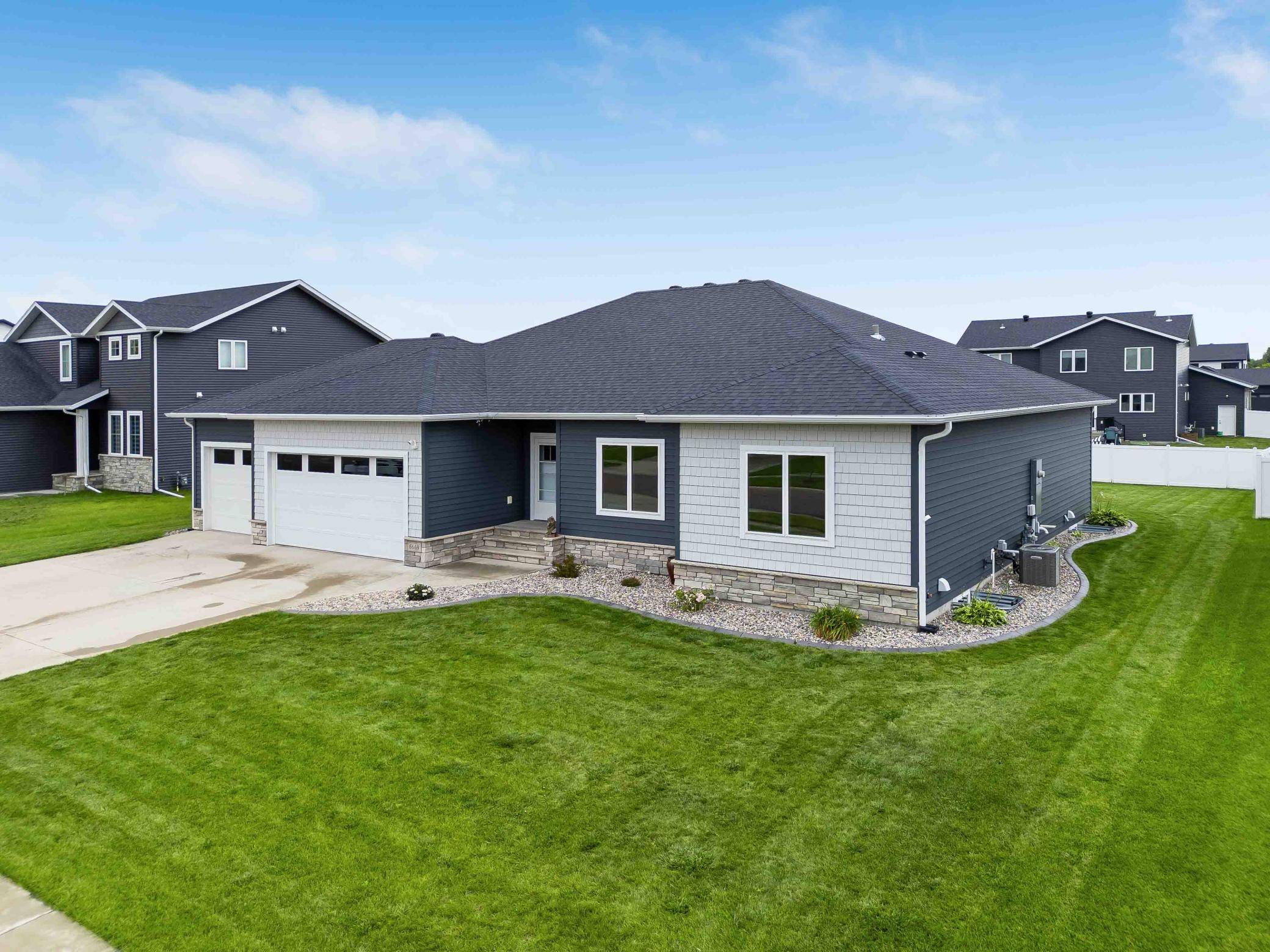 6669 55th AVE S, Fargo, ND 58104
