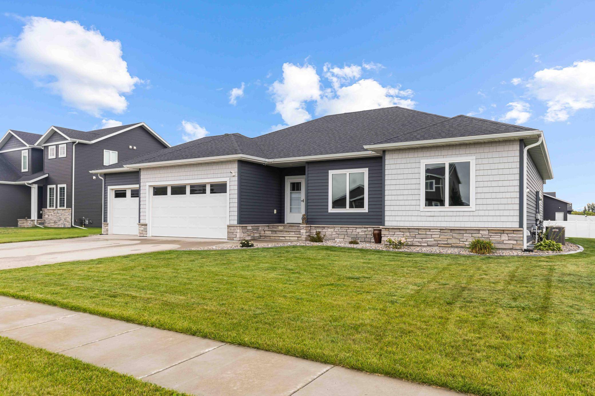 6669 55th AVE S, Fargo, ND 58104