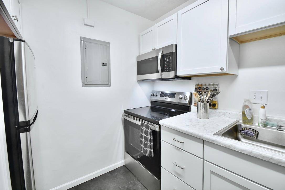 1501 American BLVD E #212, Bloomington, MN 55425