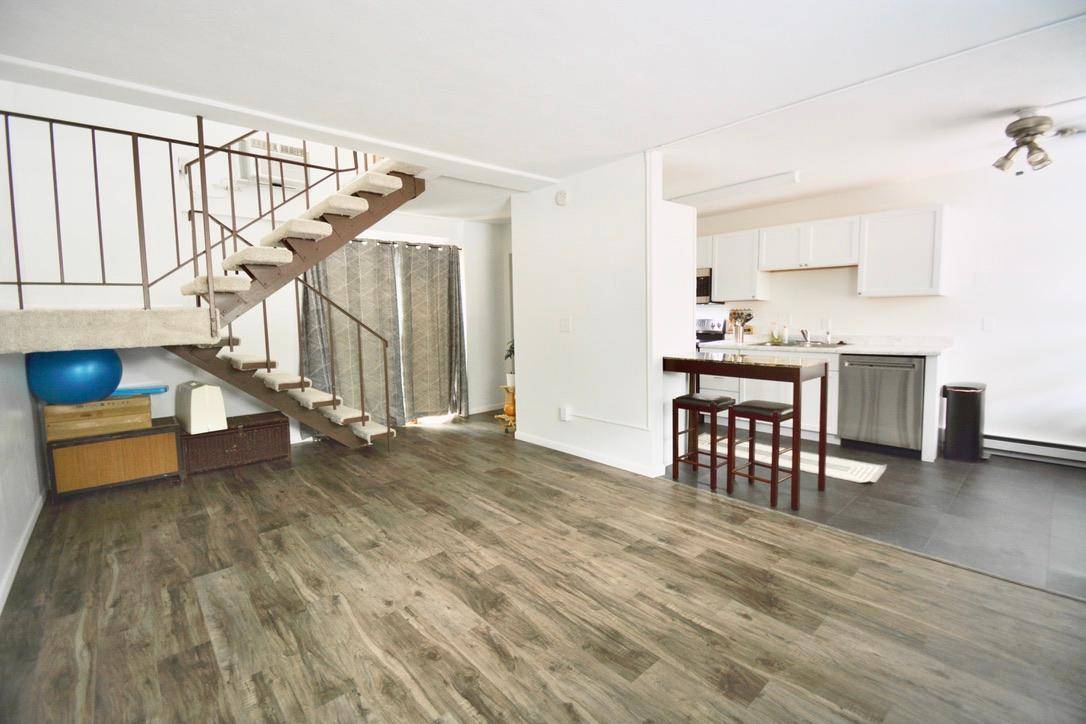 1501 American BLVD E #212, Bloomington, MN 55425