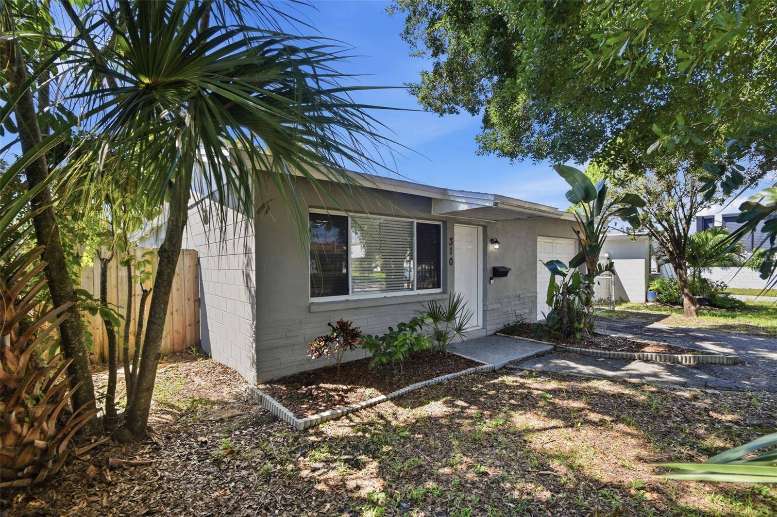 310 93RD AVE N, St Petersburg, FL 33702
