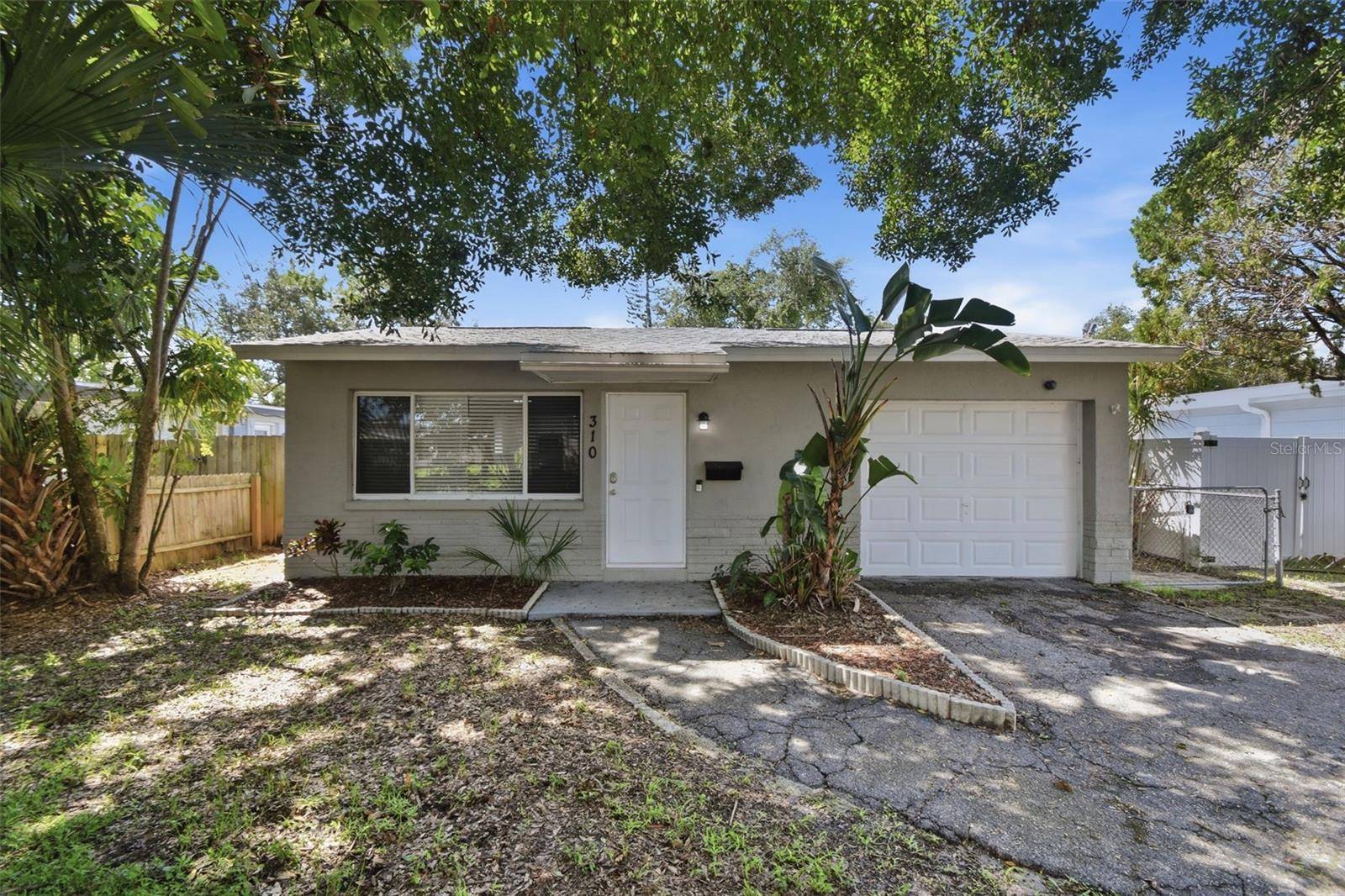 310 93RD AVE N, St Petersburg, FL 33702