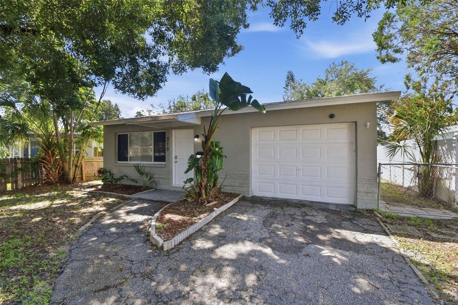310 93RD AVE N, St Petersburg, FL 33702