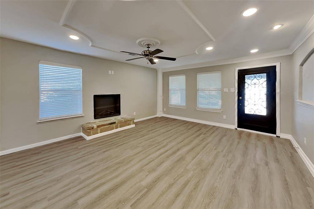 345 Chalkstone Drive, Fort Worth, TX 76131