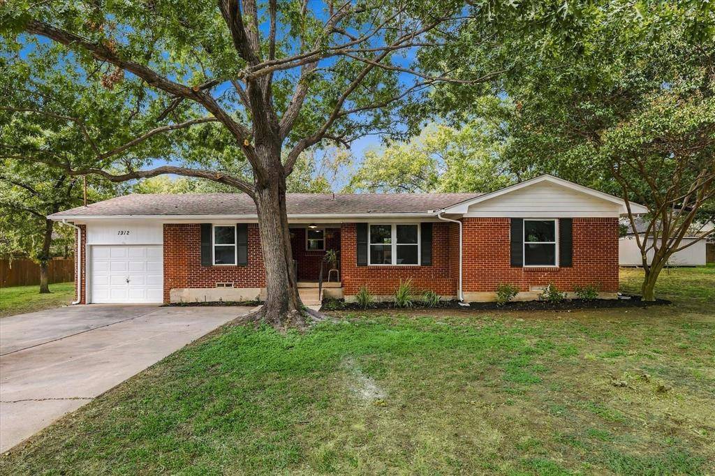 1912 Whippoorwill Lane, Denton, TX 76205