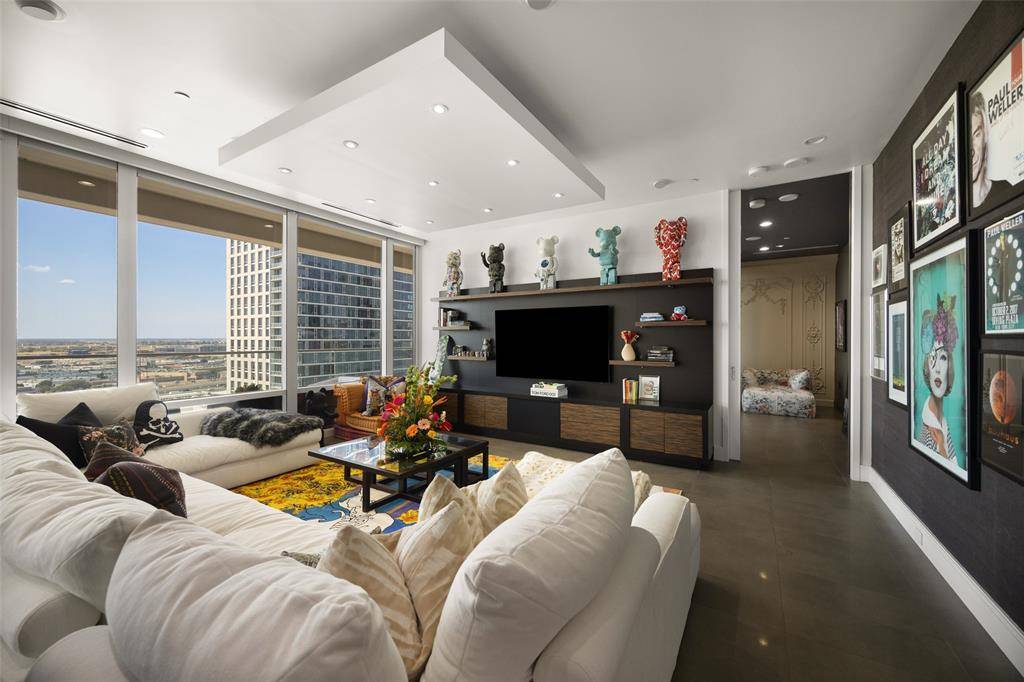 2408 Victory Park Lane #1240, Dallas, TX 75219