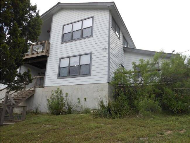 400 Eagles Nest DR, Wimberley, TX 78676