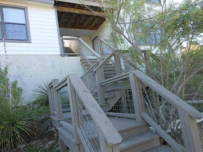 400 Eagles Nest DR, Wimberley, TX 78676