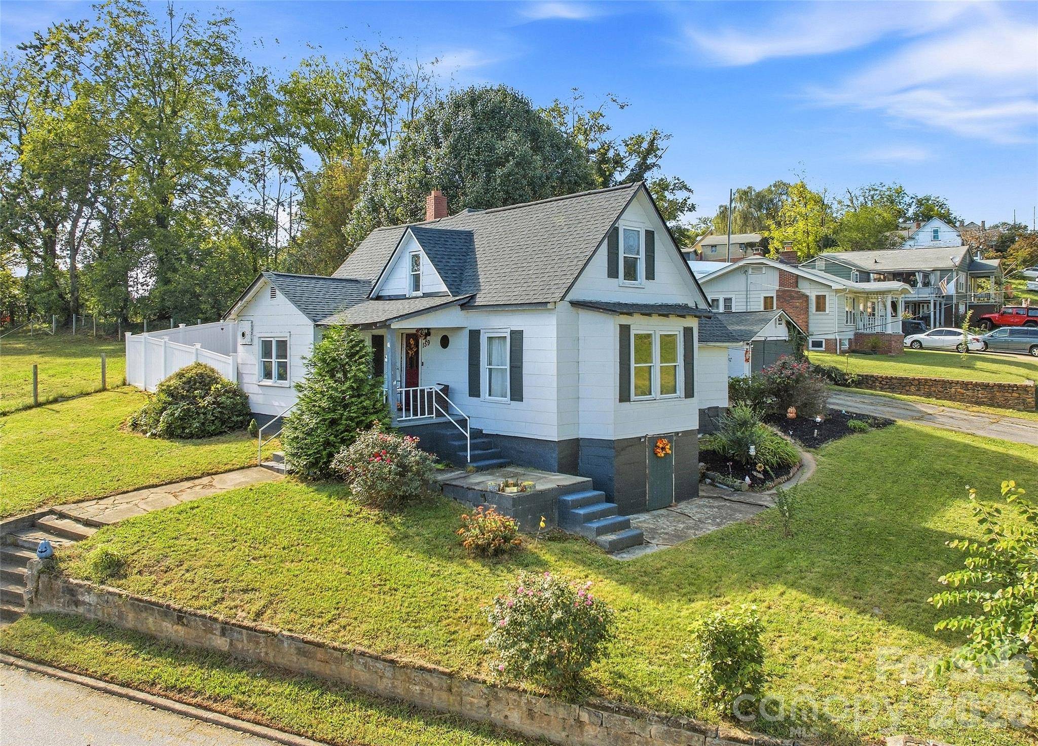 159 Ballew ST, Canton, NC 28716