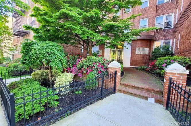 6536 Wetherole ST #103, Rego Park, NY 11374