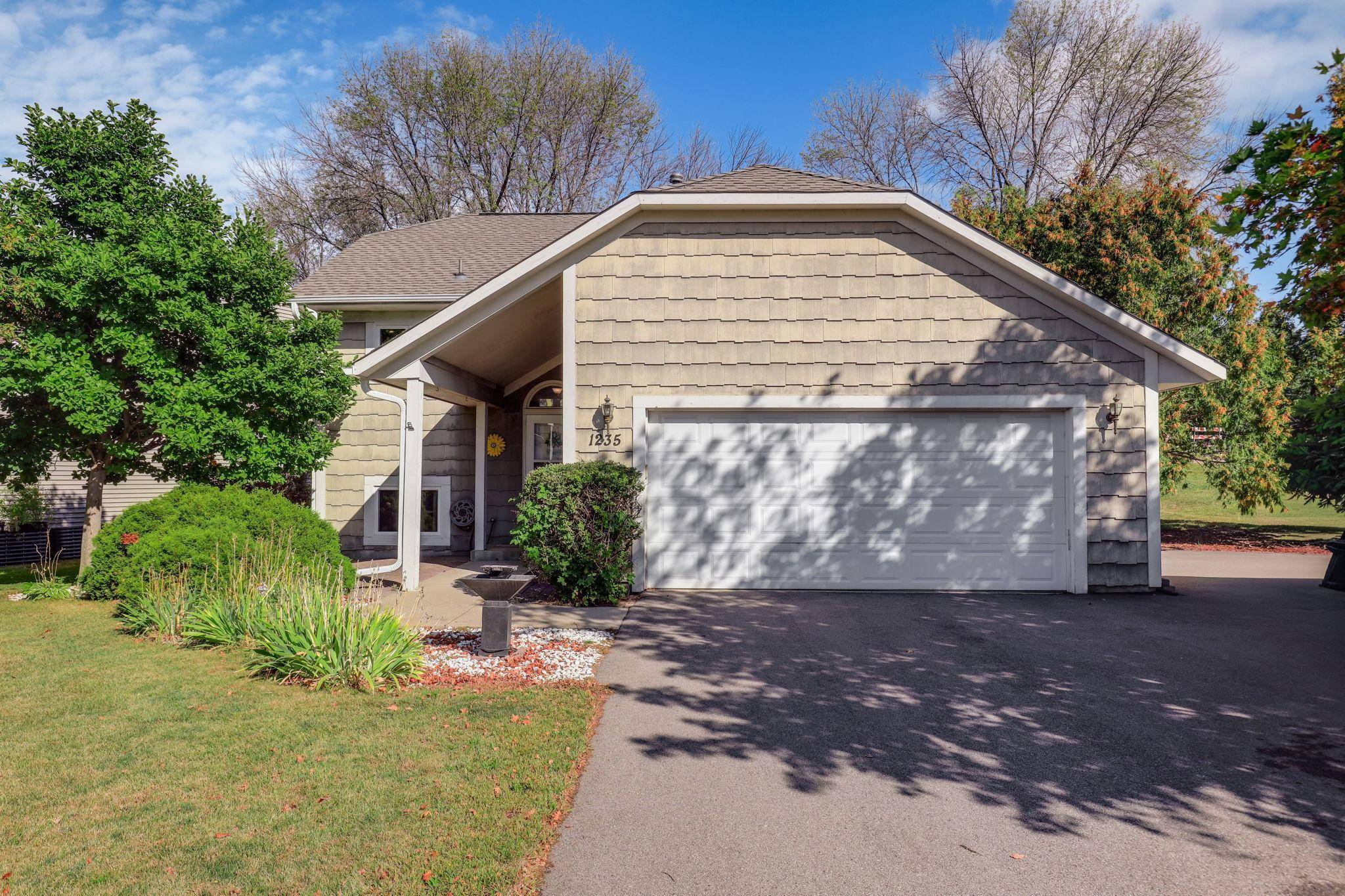 1235 Spring Hill RD, Waconia, MN 55387