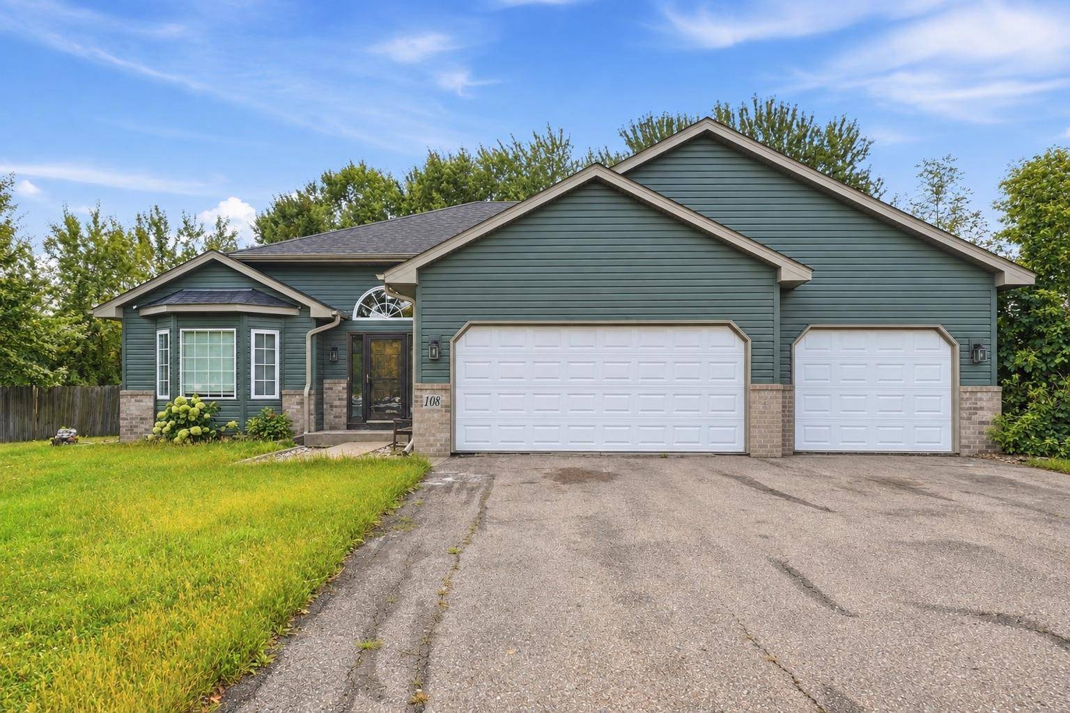 108 Charity CIR, Montrose, MN 55363