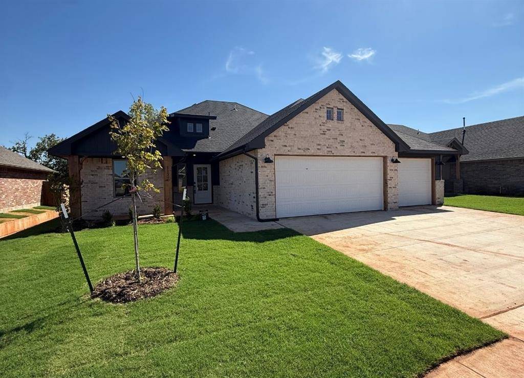 11920 Rockbed DR, Yukon, OK 73099