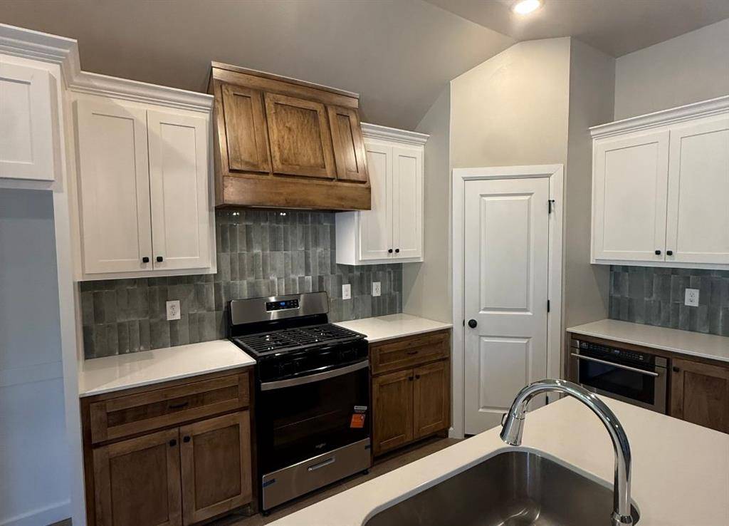 12008 Rockbed DR, Yukon, OK 73099