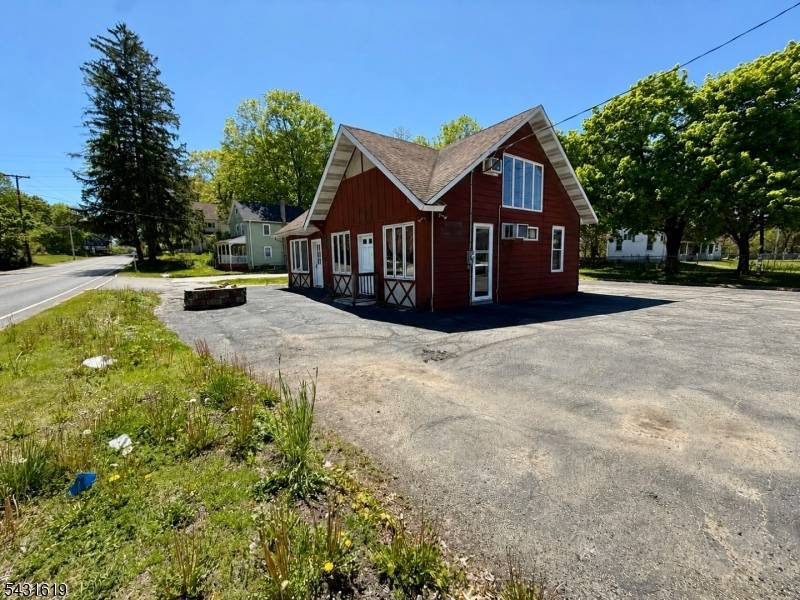 172 Sparta Ave, Newton Town, NJ 07860