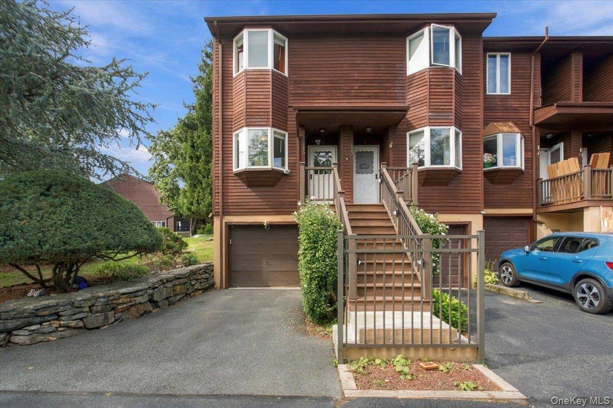 13 Knoll VW, Ossining, NY 10562