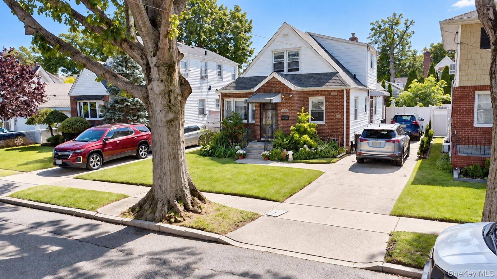 1312 Park AVE, New Hyde Park, NY 11040