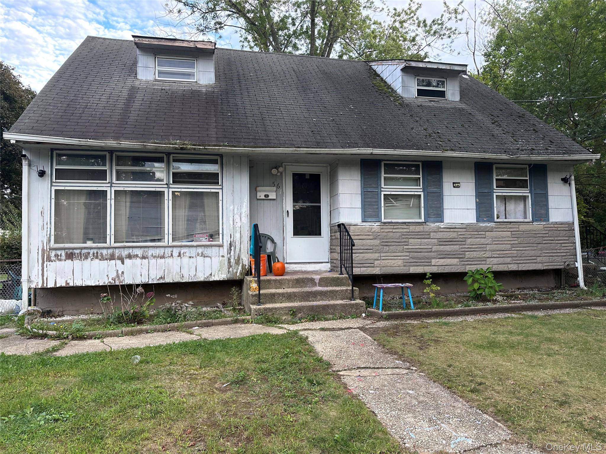 56 Ronald DR, Amityville, NY 11701