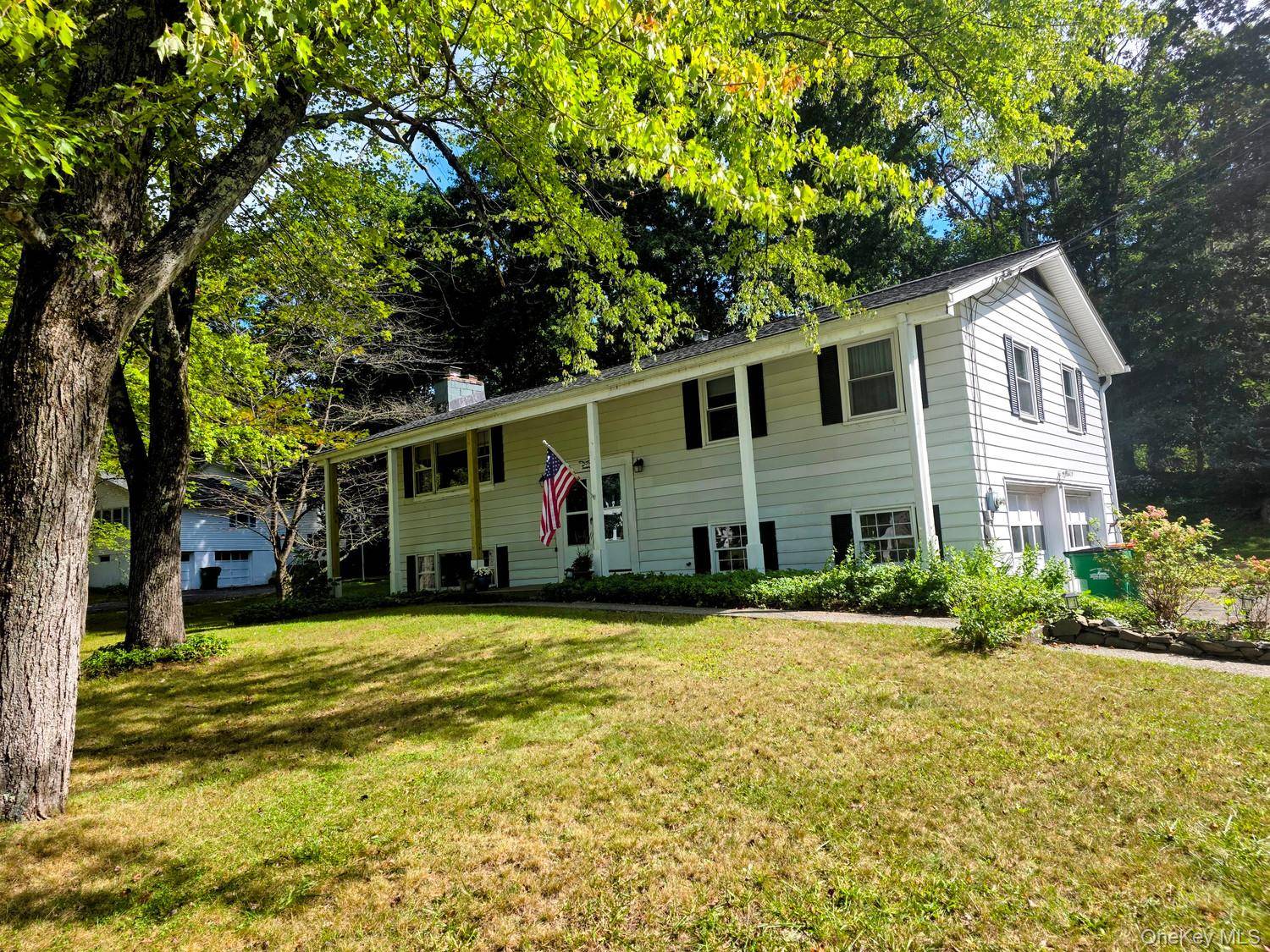 28 Robert DR, Hyde Park, NY 12538