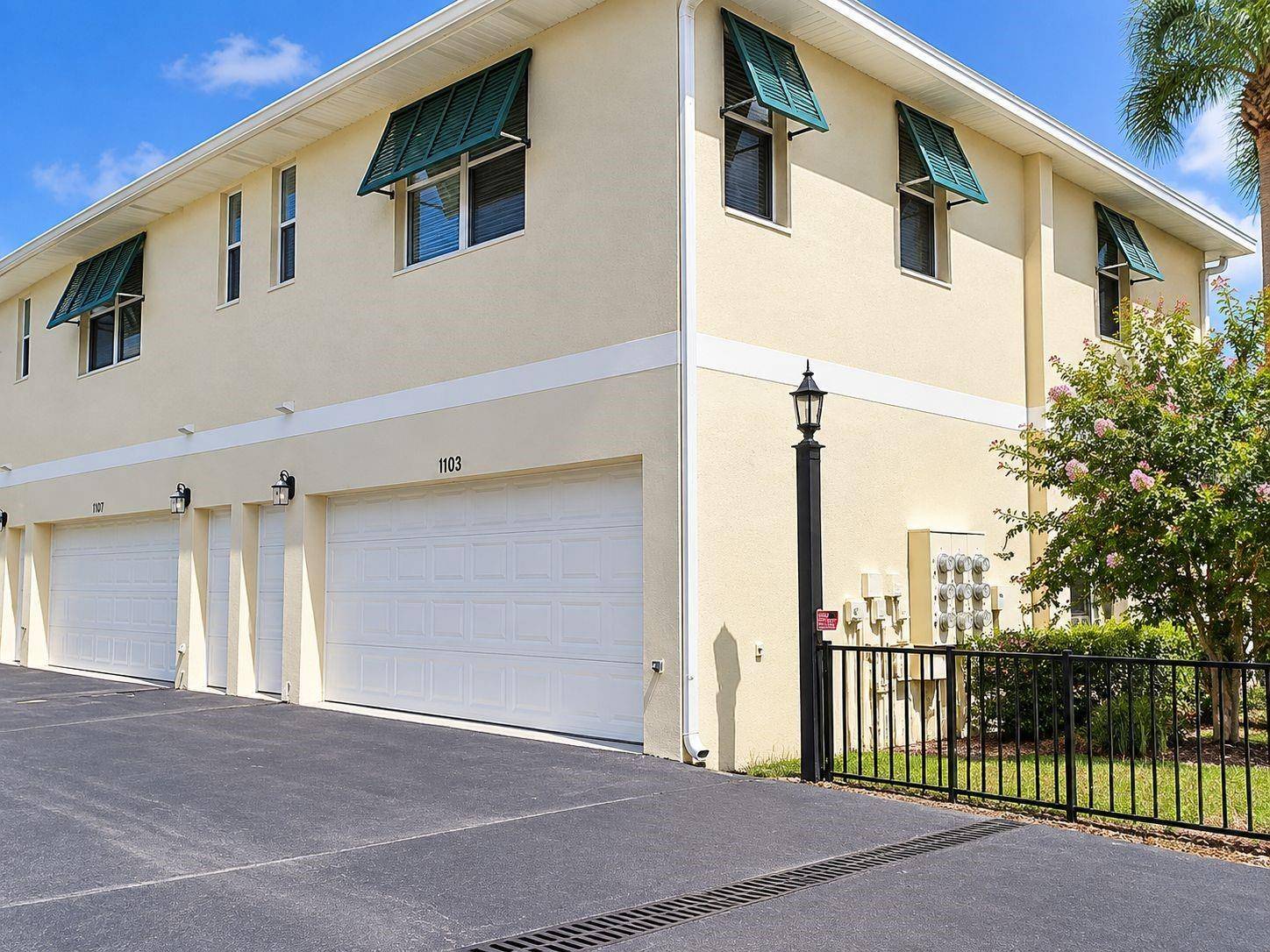 1103 ISLAMORADA LN, Tampa, FL 33606