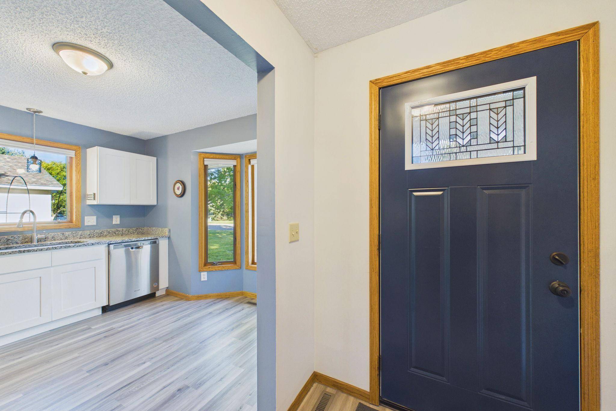 7081 Upper 36th ST N, Oakdale, MN 55128