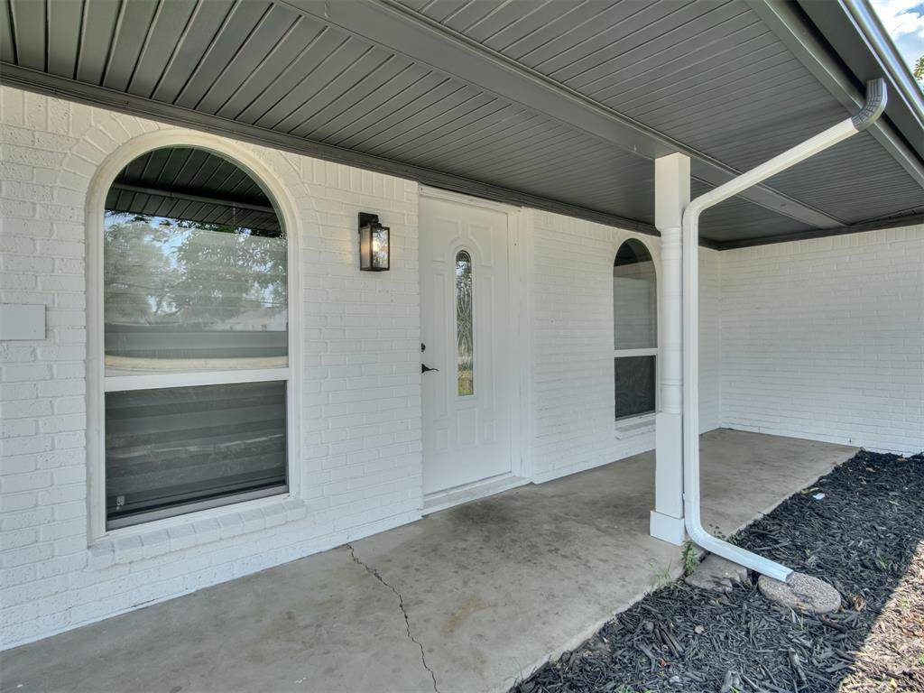 5808 N Hammond AVE, Warr Acres, OK 73122