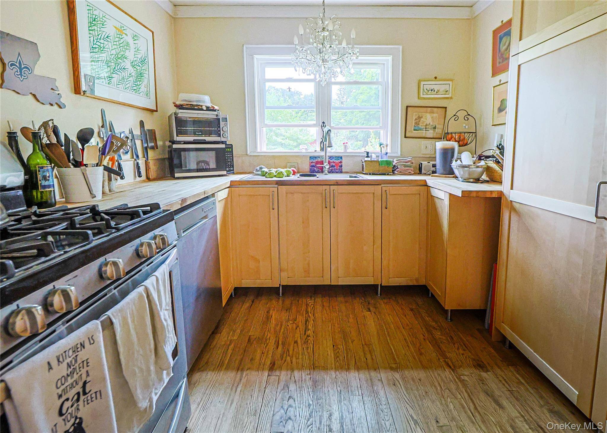 1085 Violet AVE, Hyde Park, NY 12538